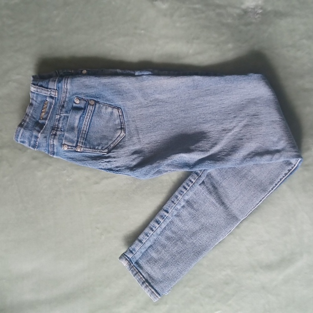 Crocker Denim Lightwash Skinny Jeans With A Double Button Womans Size 3